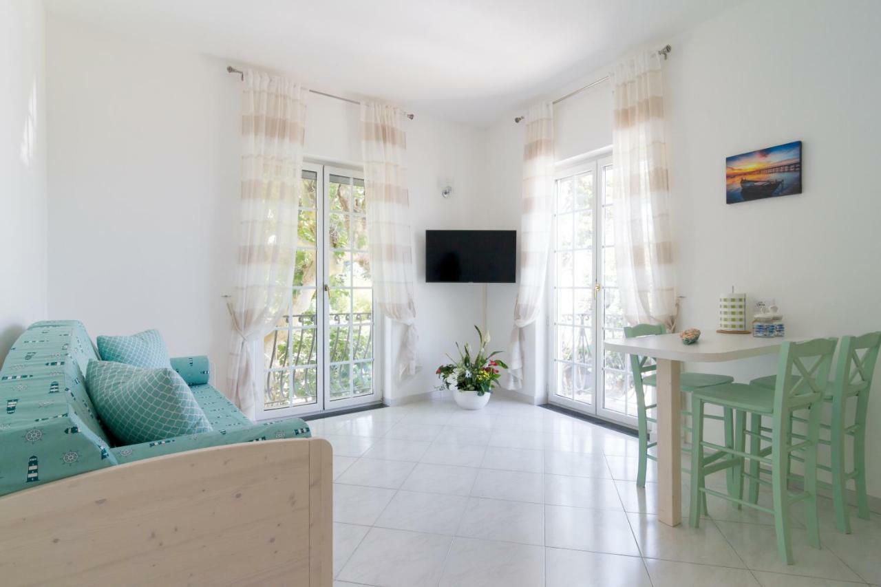 Aquamarine Relaxing Capri Suites Екстериор снимка