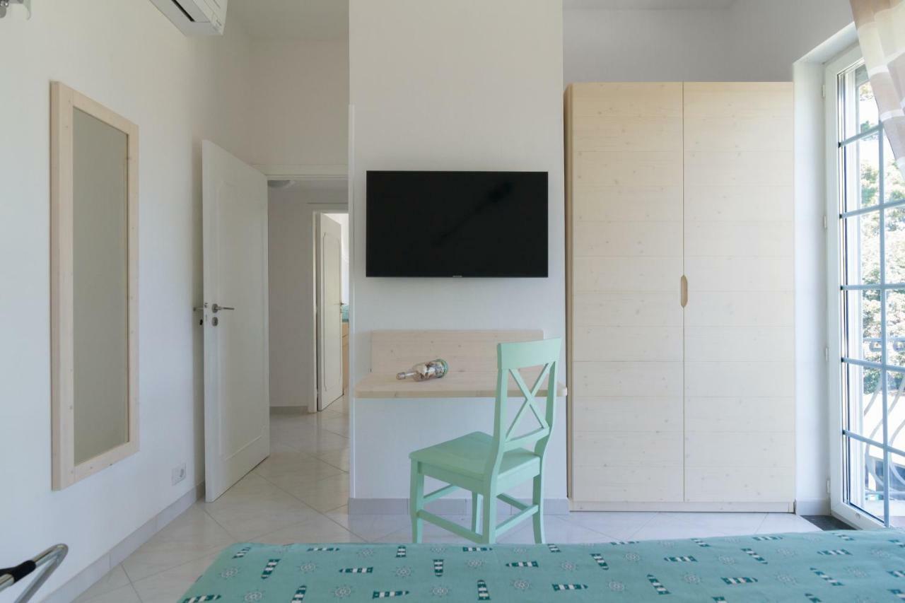 Aquamarine Relaxing Capri Suites Екстериор снимка